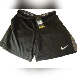 Men's Nike Dry Training 7 inch Shorts sz XL Black w gray stripe